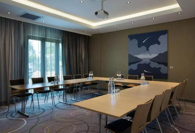 Отель Verde Cape Town Airport