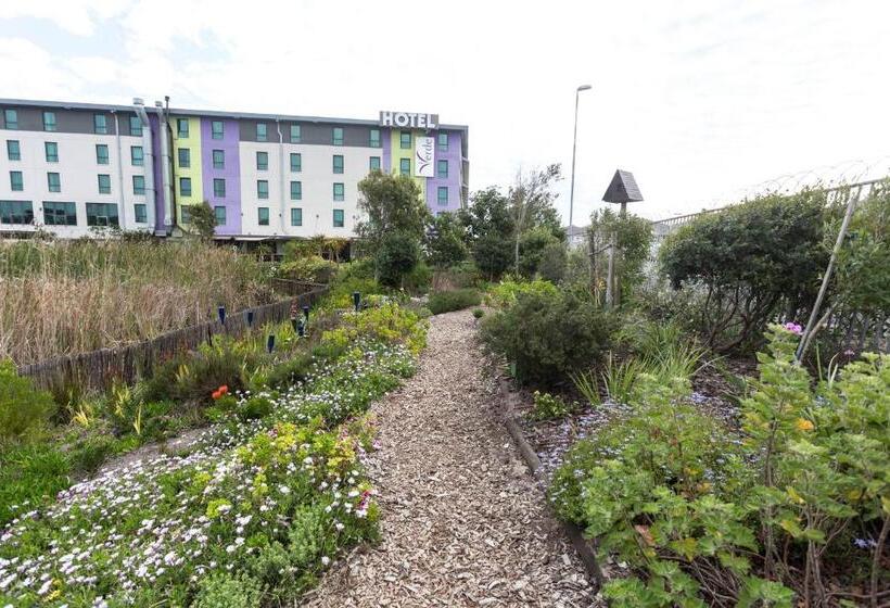 Отель Verde Cape Town Airport