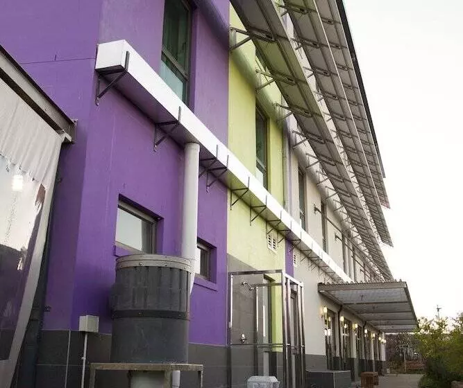 Отель Verde Cape Town Airport