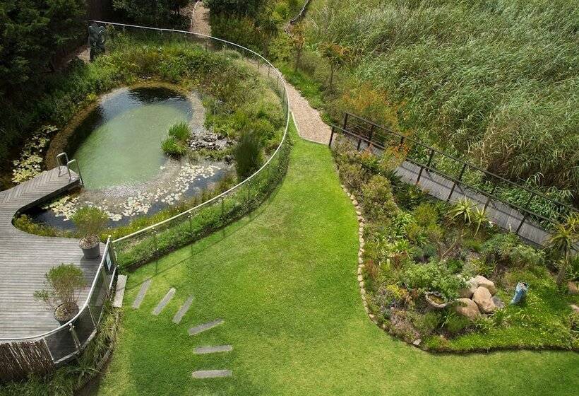 Отель Verde Cape Town Airport