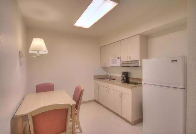 فندق على الطريق Rodeway Inn