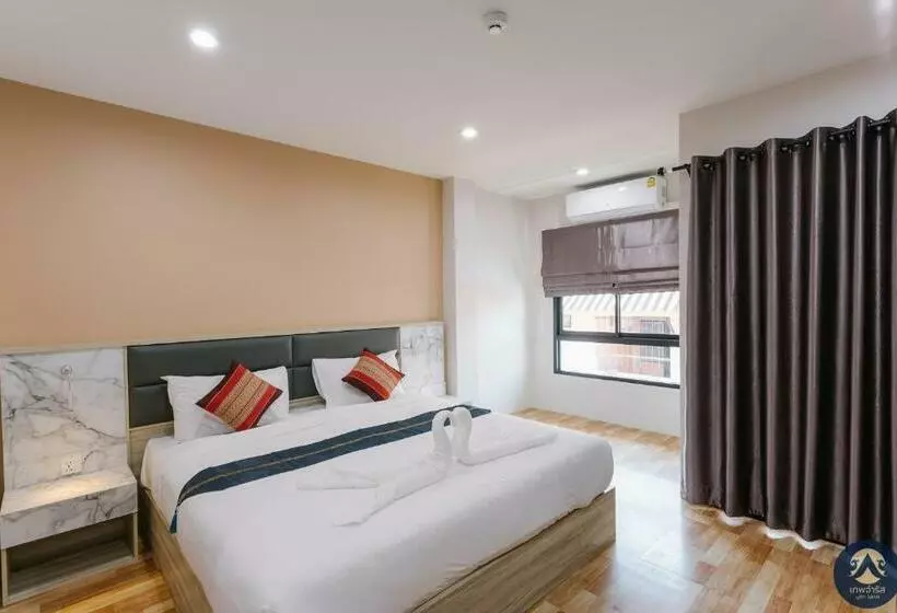 Hotelli Thepchamrat Boutique