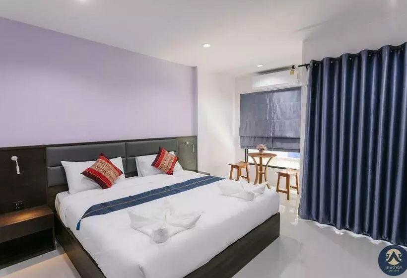 Hotelli Thepchamrat Boutique