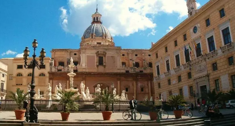 هاستل Enny Camere