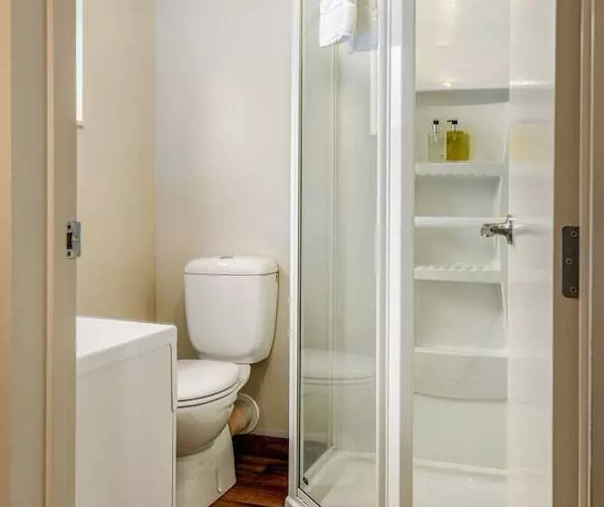 فندق 10 Cottages