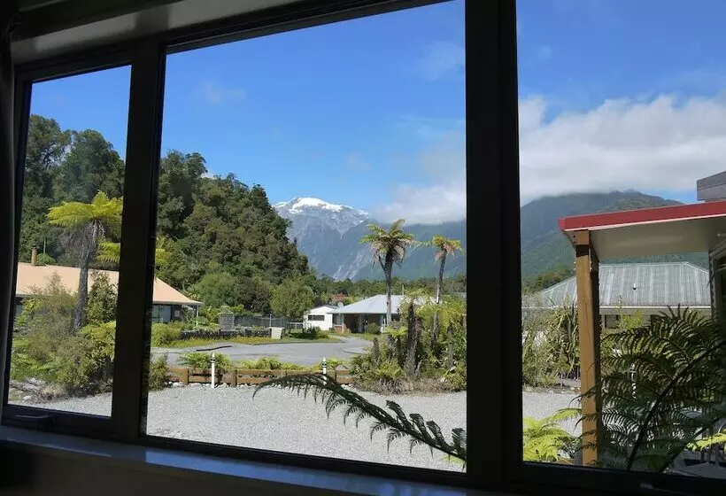 فندق 10 Cottages