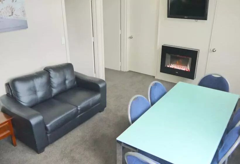 فندق 10 Cottages