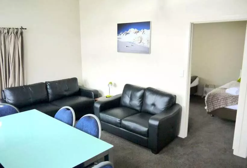 فندق 10 Cottages