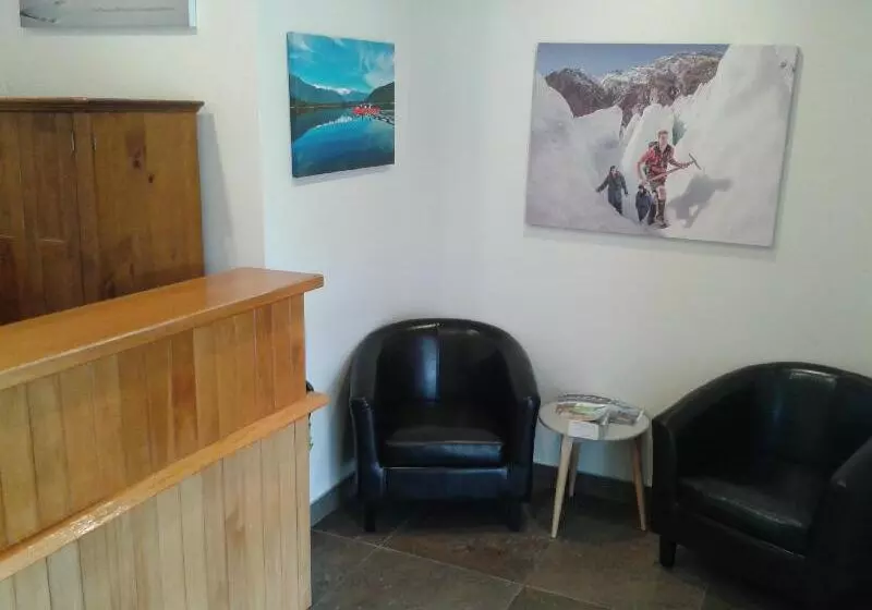 فندق 10 Cottages