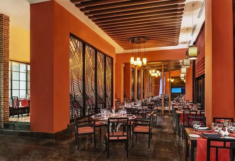 هتل Aska Lara Resort & Spa