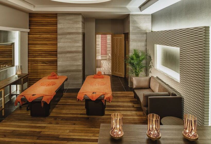 هتل Aska Lara Resort & Spa