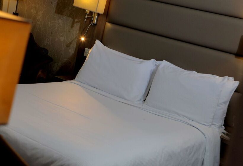 فندق Best Western Pontypool Metro