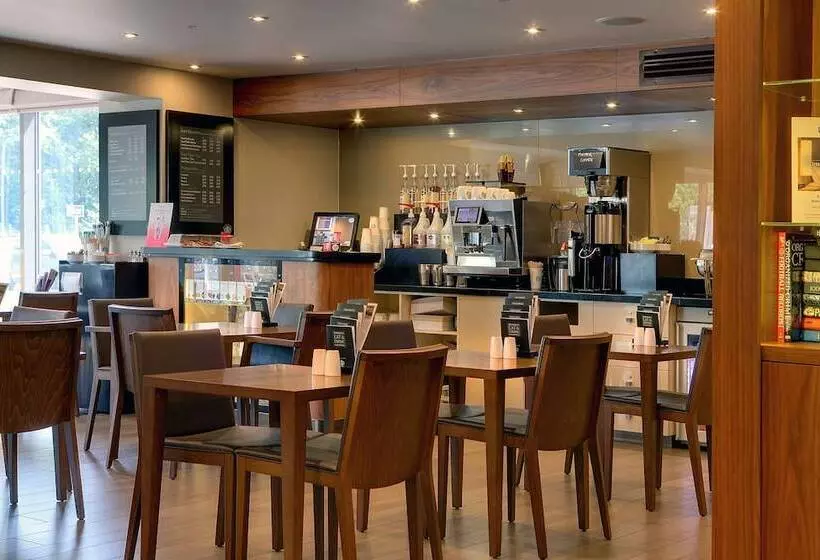 ホテル Best Western Pontypool Metro