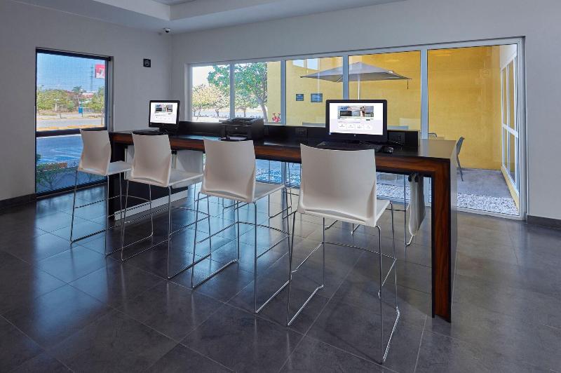 هتل City Express By Marriott Irapuato Norte