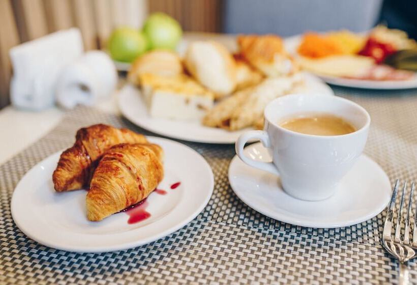 ホテル Courtyard By Marriott Sochi Krasnaya Polyana