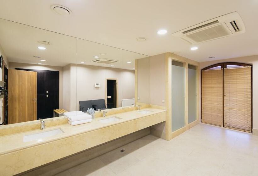 ホテル Courtyard By Marriott Sochi Krasnaya Polyana