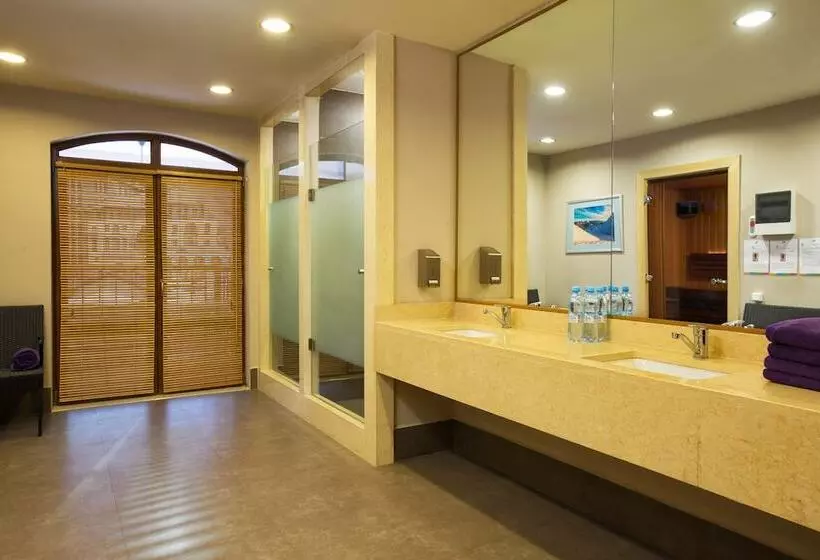 فندق Courtyard By Marriott Sochi Krasnaya Polyana