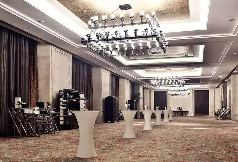 Отель Crowne Plaza Chengdu West, An Ihg