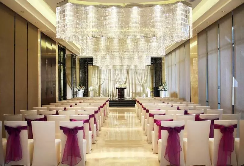 Отель Crowne Plaza Chengdu West, An Ihg