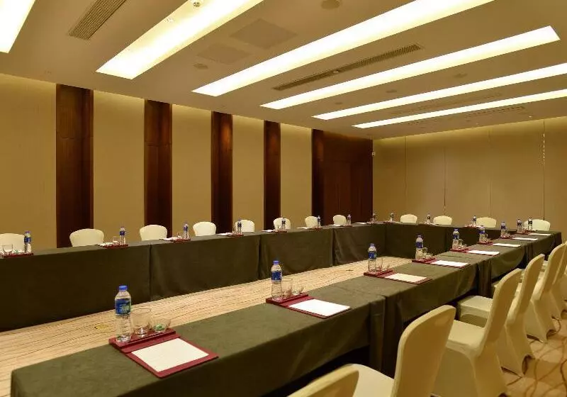 Hotelli Crowne Plaza Shanghai Noah Square By Ihg