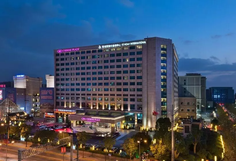 Hotelli Crowne Plaza Shanghai Noah Square By Ihg