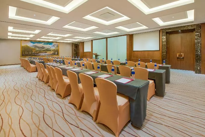Hotelli Crowne Plaza Shanghai Noah Square By Ihg