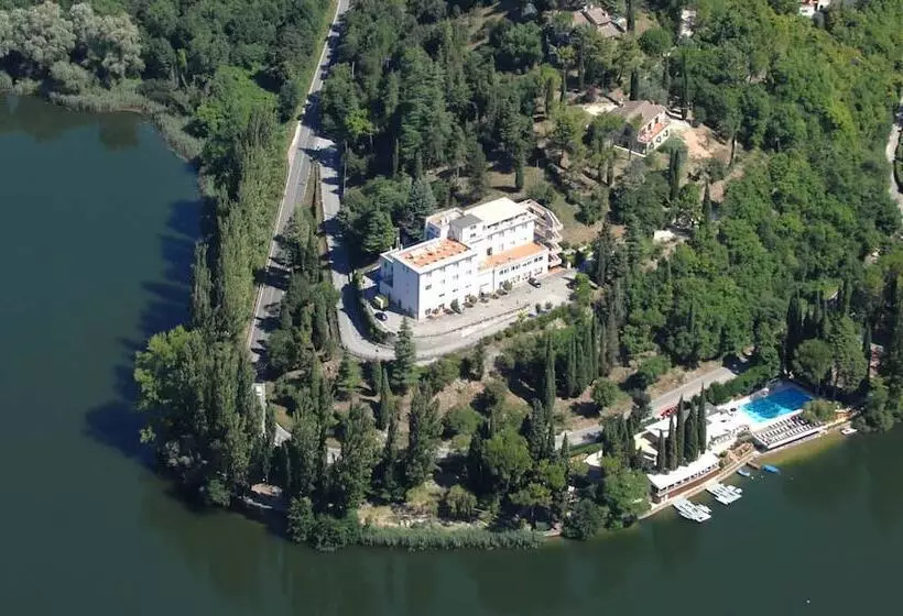 هتل Del Lago Piediluco Active & Spa
