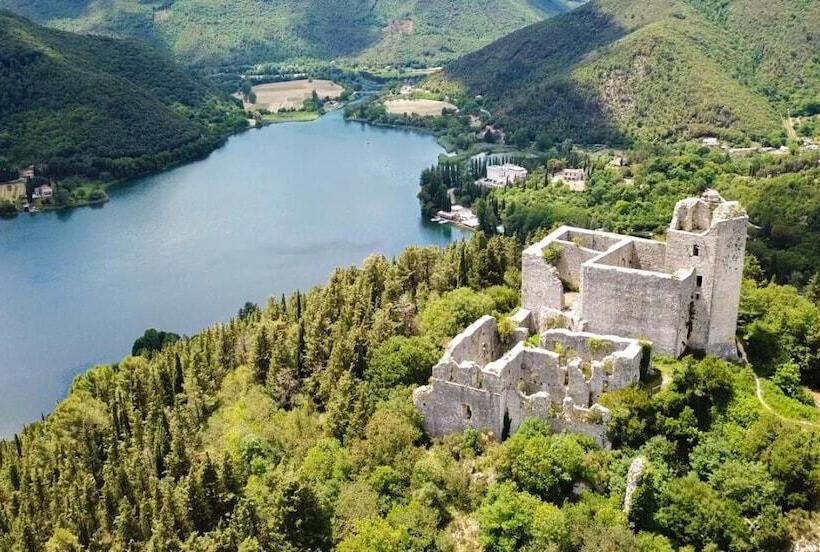 هتل Del Lago Piediluco Active & Spa