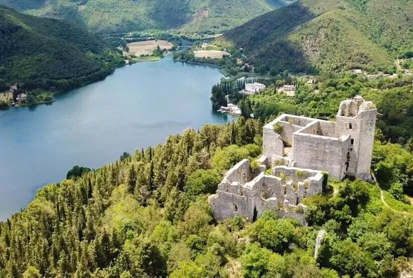 هتل Del Lago Piediluco Active & Spa