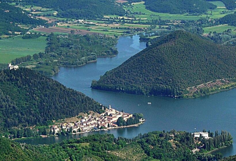 هتل Del Lago Piediluco Active & Spa