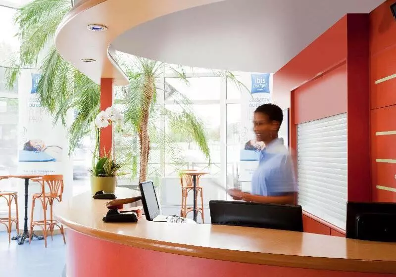 هتل Ibis Budget Paris Porte De Montreuil