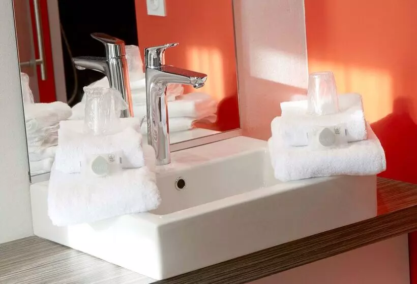 هتل Demain Hôtel & Conciergerie