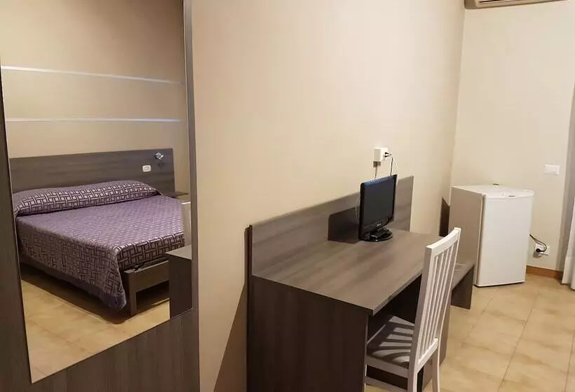 Отель Palatinum