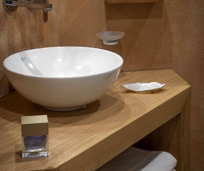 Отель Petra Beach