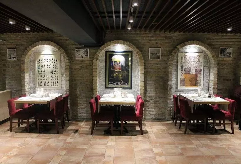 Reikartz Park Astana Ex Royal Park Hotel & Spa