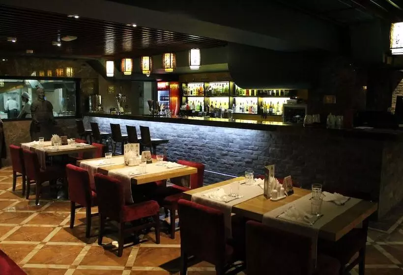 Reikartz Park Astana Ex Royal Park Hotel & Spa