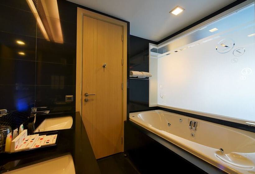 Sleep With Me Hotel Design Hotel @ Patong