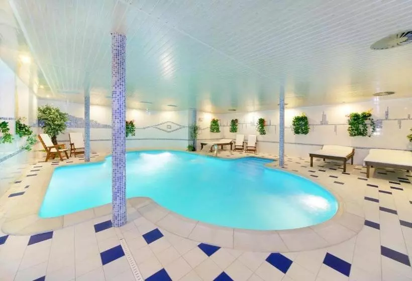 هتل Spindlerova Bouda