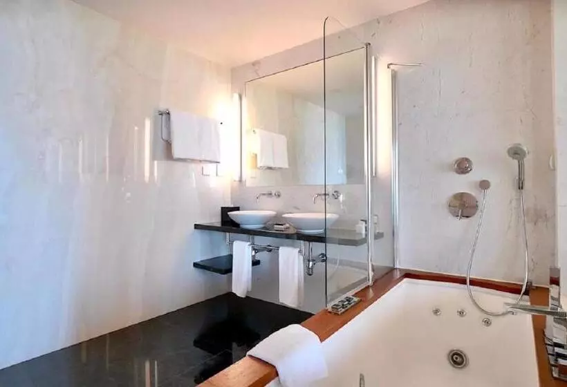 Sunrise Pearl Hotel & Spa