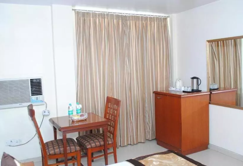 酒店 Tourist Deluxe