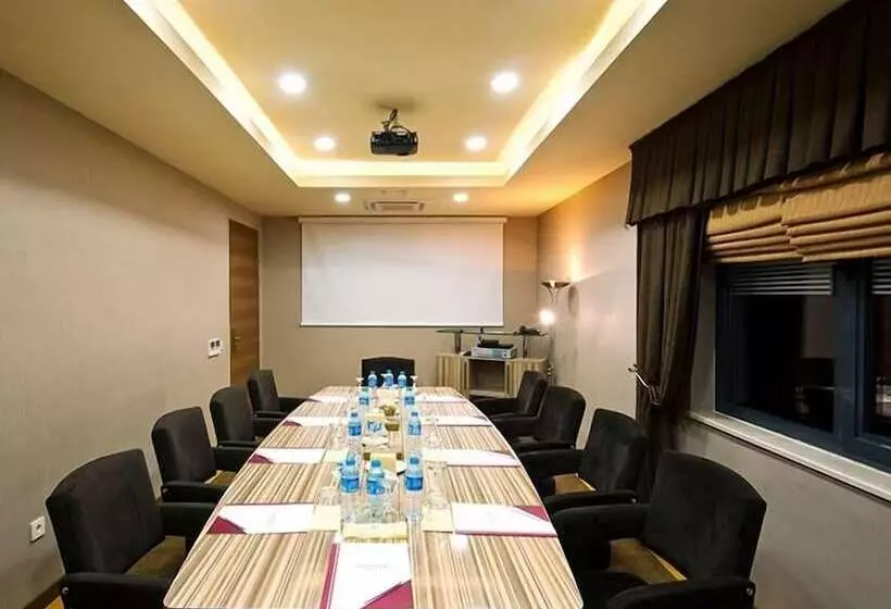 Volley Hotel İzmir