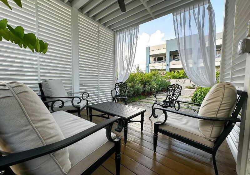 هتل Blue Haven Holiday Apartments