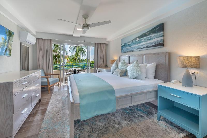 هتل Blue Haven Holiday Apartments