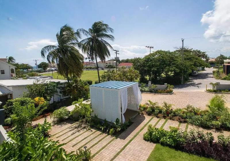 هتل Blue Haven Holiday Apartments