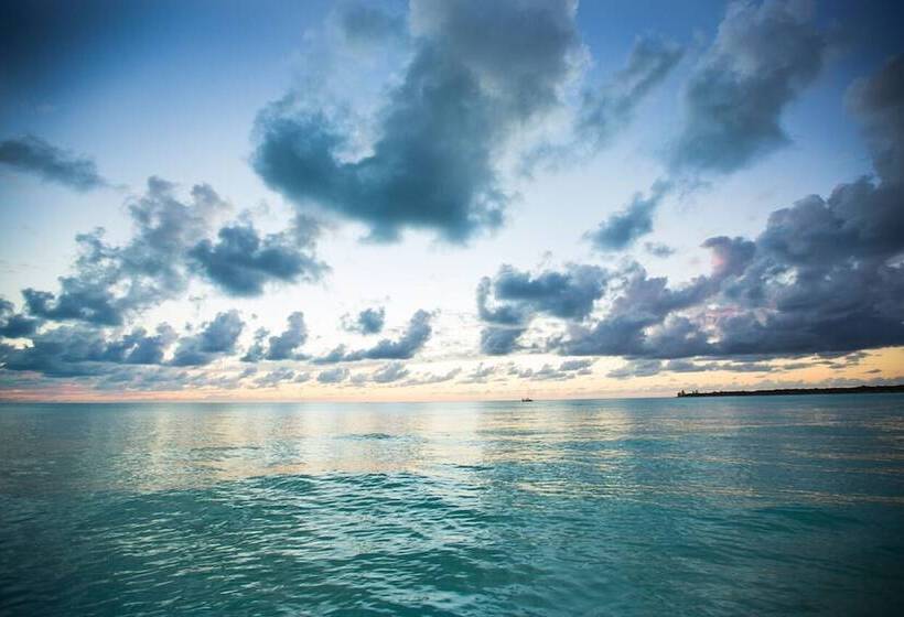 هتل Cape Santa Maria Beach Resort & Villas