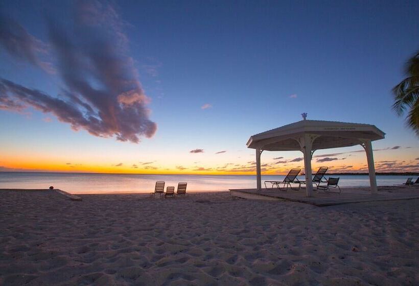 هتل Cape Santa Maria Beach Resort & Villas