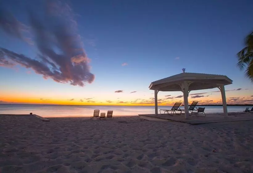 هتل Cape Santa Maria Beach Resort & Villas