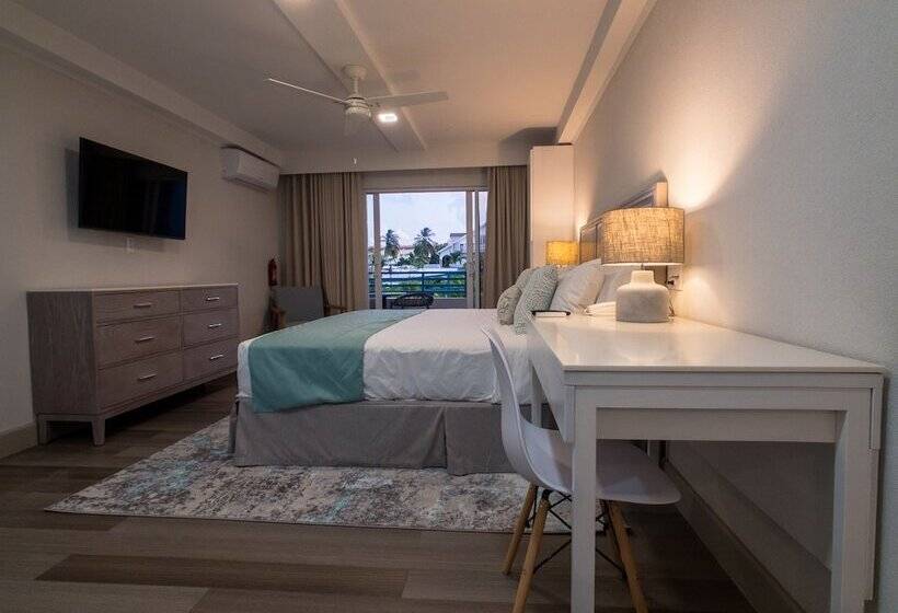 هتل Blue Haven Holiday Apartments