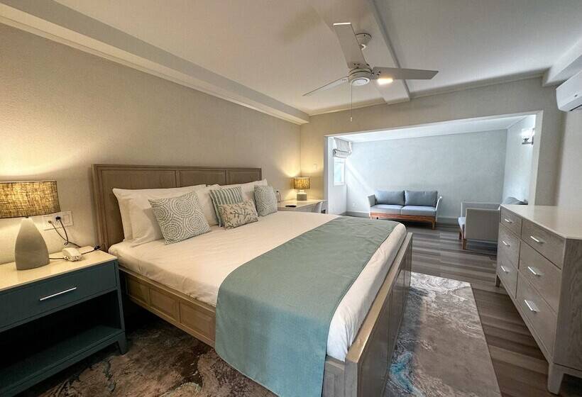 هتل Blue Haven Holiday Apartments