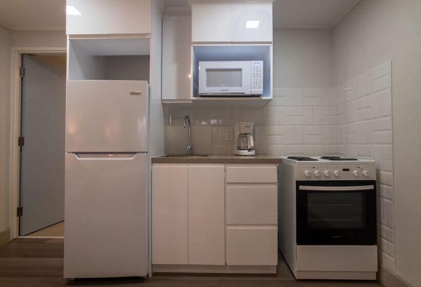 هتل Blue Haven Holiday Apartments